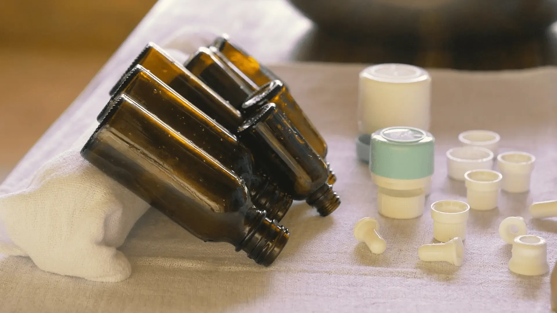 Óleos medicados em frascos âmbar